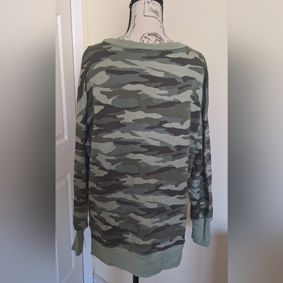 NWT CASLON Women's Camo Print Oversized Sweater Size Medium - Picture 5 of 6